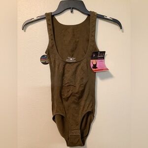 Wunder Wear‎ NWT Women’s seamless jacquard body compression body suit 2X/3X
